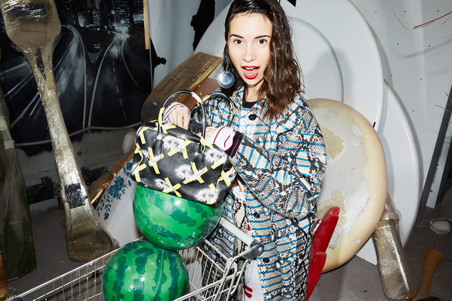  :        Prada  Miu Miu